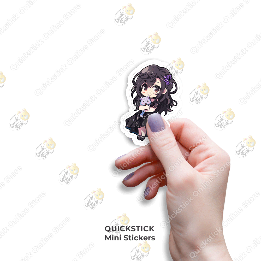 girl-with-toy Girl With Toy - الصورة 1